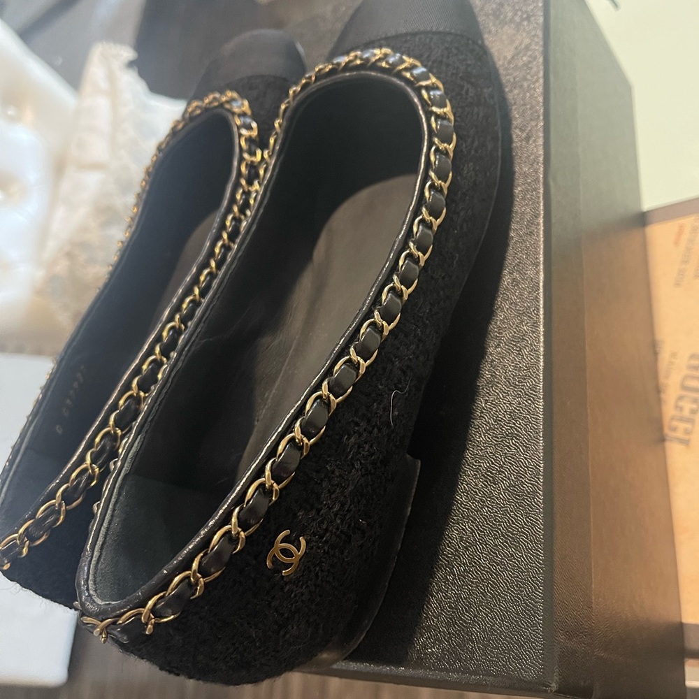 Authentic Chanel shoes barely worn